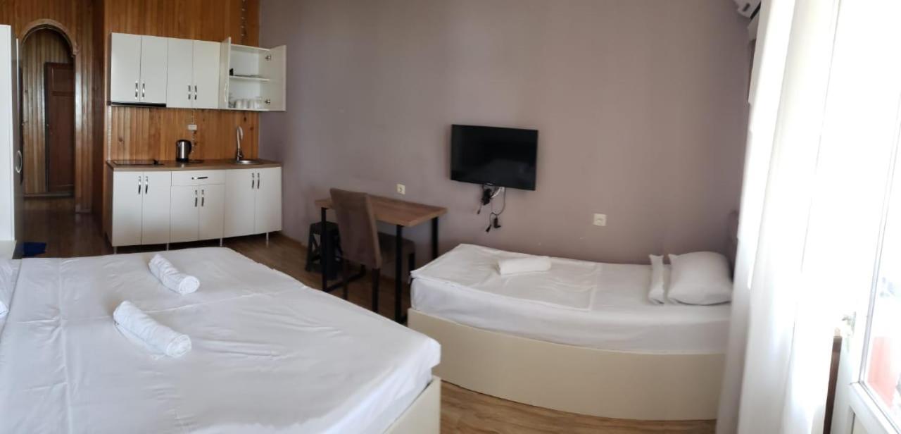 Midia Guest House Kobuleti Exterior foto